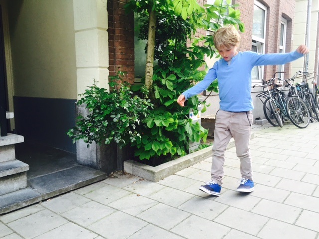 Waden armoede activering blog - Yes wij mochten Heelys rolschoenen proberen | Kidsproof Amsterdam