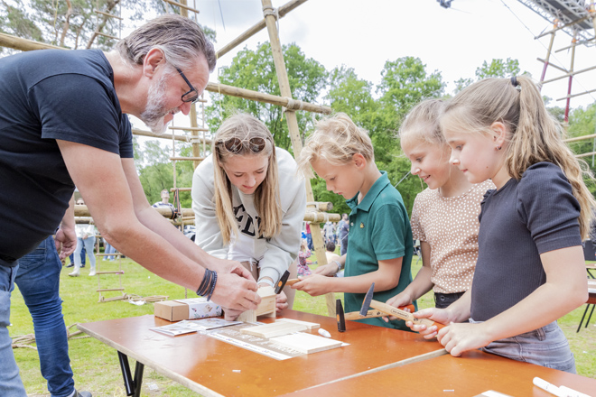 Vogelhuisje timmeren - zeepkistenrace festival