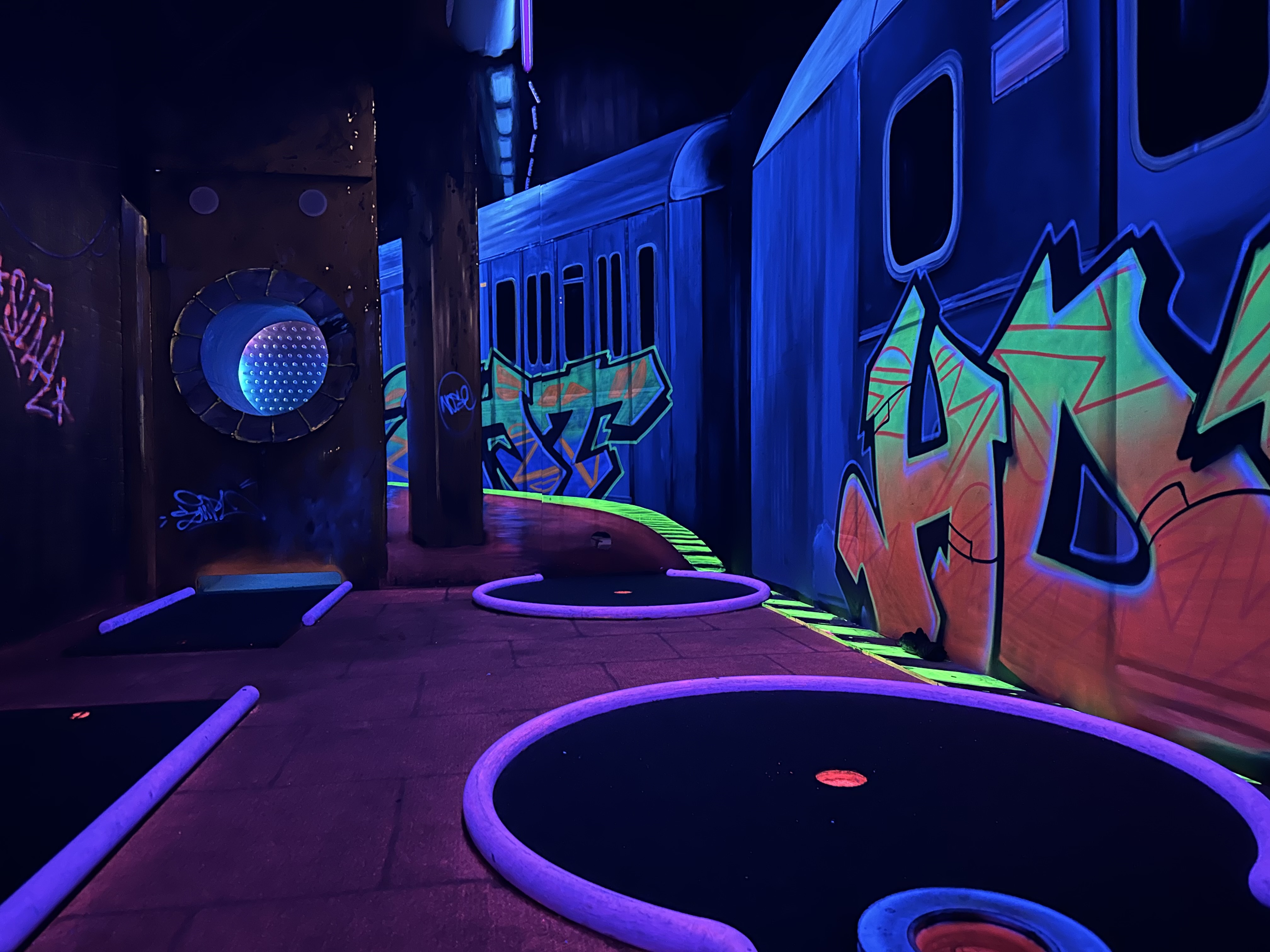 Glow Mini Golf Haarlem Bij Street Jump Haarlem Kidsproof Haarlem