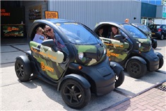 GPS tour voor het gezin in een kek autootje van Renzy