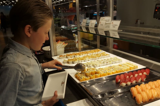 blog uit eten met kids bij wereldkeuken triavium kidsproof nijmegen