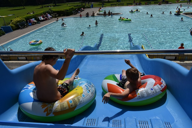 Hen Dicteren Bevatten 20x buitenzwembad in de Kop van Noord-Holland | Kidsproof Kop van  Noord-Holland