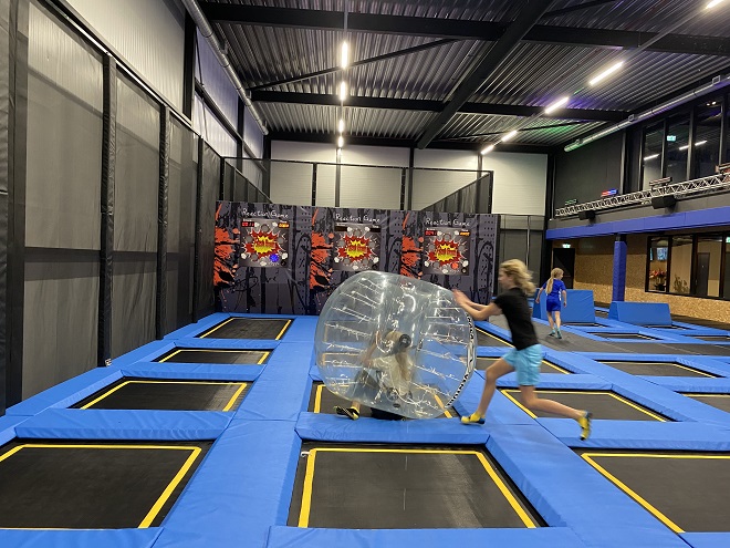 Skagaventure bubble bal trampolinehal
