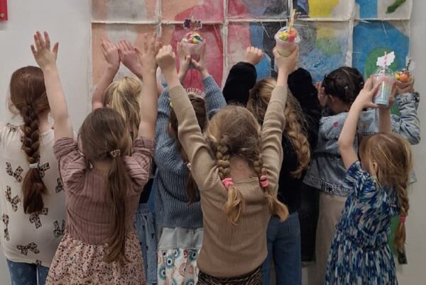 Creatief keramiek kinderfeestje bij Tante Gertje in Den Bosch - kleien met kinderen - Kidsproof