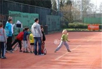 Complex Verhandeling Traditie Een balletje slaan? - Lawn Tennis Club Goirle | Kidsproof Tilburg