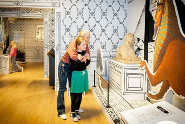 Monsters op missie bij Rijksmuseum van Oudheden in Leiden met kinderen