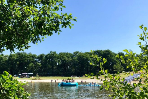 zwemmen ion de zomervakantie