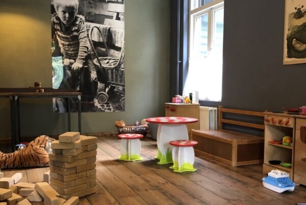 speelhoek van een restaurant