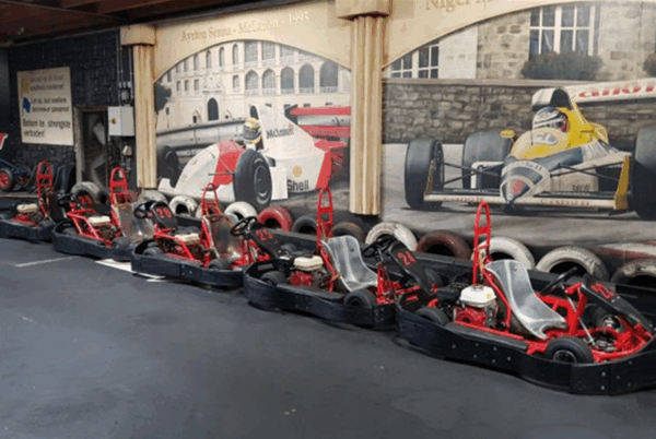 kinderkarts op kartbaan duiven