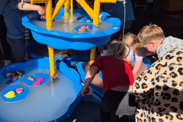 Waterfontein bij voorstelling zeg maar dag Rotterdam