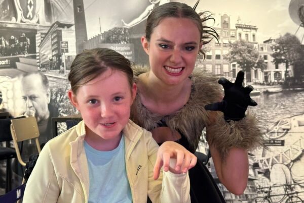 GRIMM kidsproof reporter live op foto van wolf