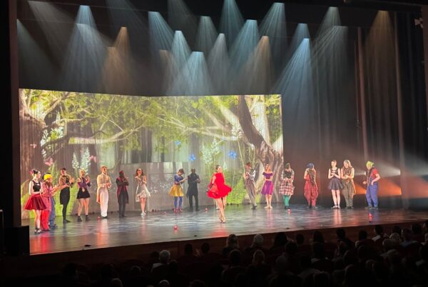 GRIMM ISH dans voorstelling 26 applaus