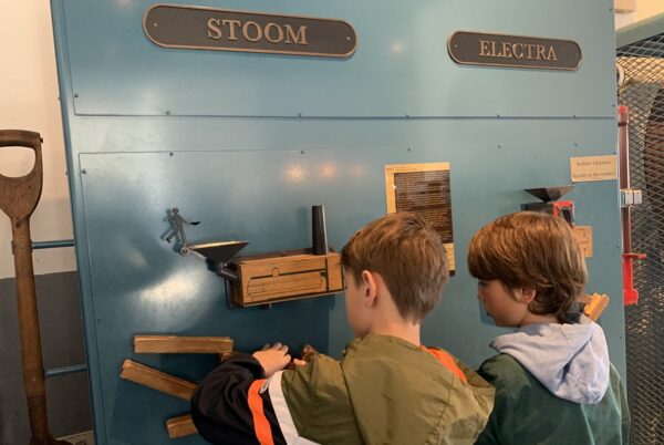 Kinderdijk kinderen bij gemaal