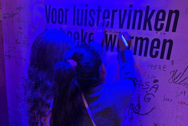 bookshop kids stadsschouwburg amsterdam muur
